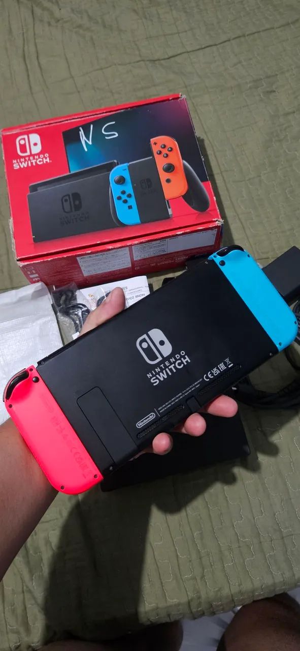 Nintendo Switch 128gb destravado na caixa cheio de jogos
