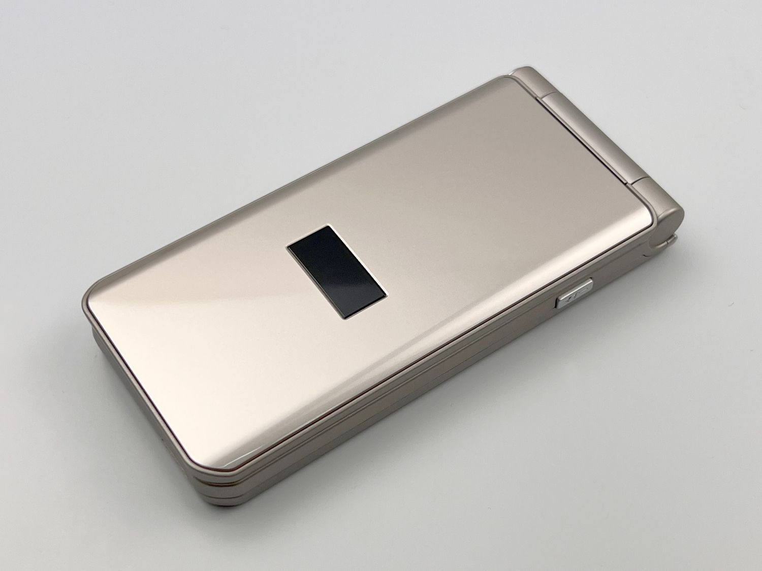 ムスビー｜docomo arrows ケータイ ベーシック F-41C ゴールド【arrows