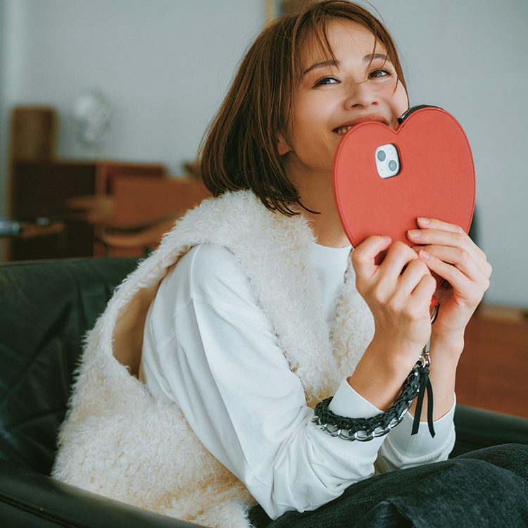 絶対手に入れたい！注目度抜群の「ハート型スマホケース」は年末の