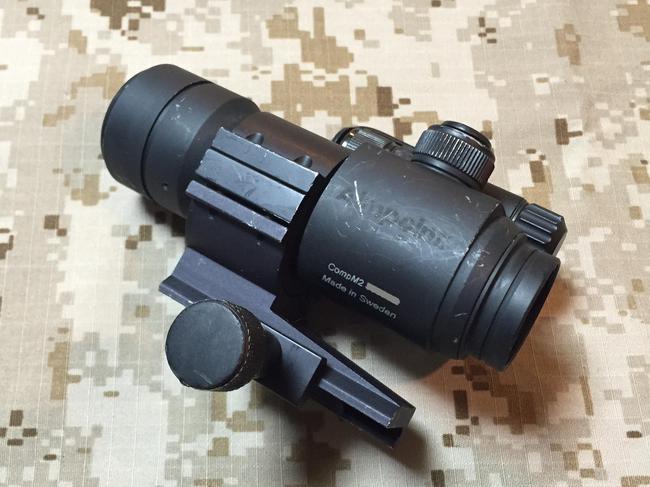 BLACK LINE - blog:実物放出品 aimpoint compM2 官給品 M68CCOレッド