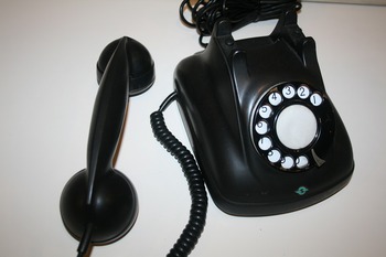 昭和の古い黒電話機 （4号機＆レバー手回し式発電 3号磁石式・緑電話