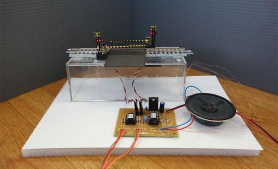 Nゲージ第一種自動踏切キット（自動開閉式）