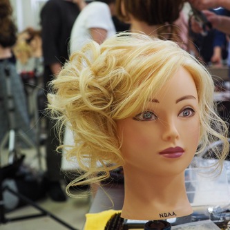 新井唯夫さんアップスタイル講習｜おおぎ美容室