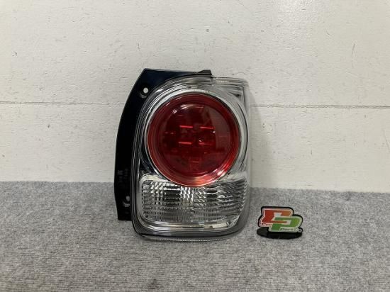 ムーヴ キャンバス/キャンパス LA800S/LA810S 純正 右 テールランプ