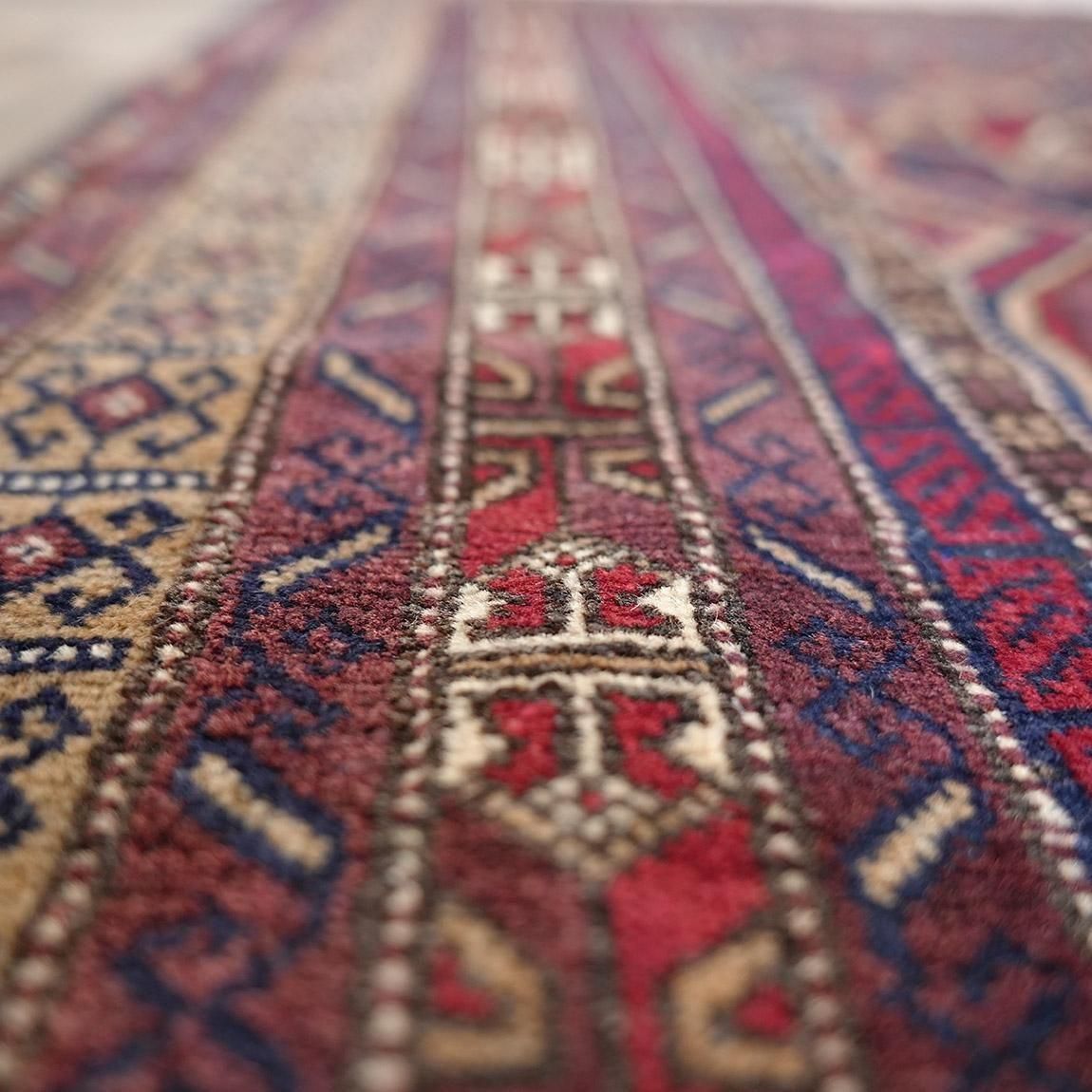 天然素材のラグは美しく経年変化するバルーチ188×129cm【送料無料