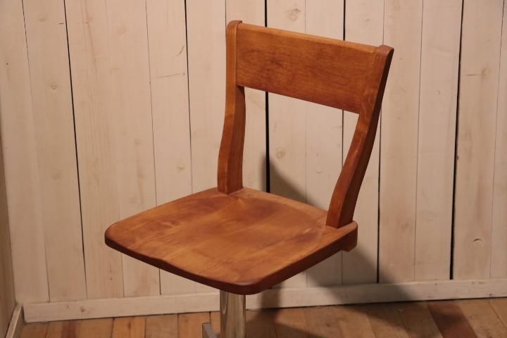 木製家具の製造工房ikususu(イクスス)のIXCS-22 デスクチェアーです