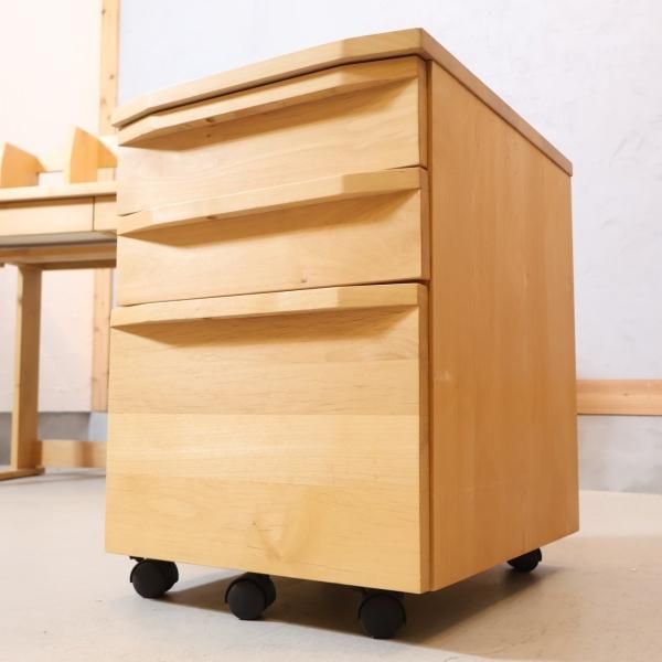 ACTUS(アクタス)で取り扱われていたREVE(リーヴェ)デスク＆ワゴンです