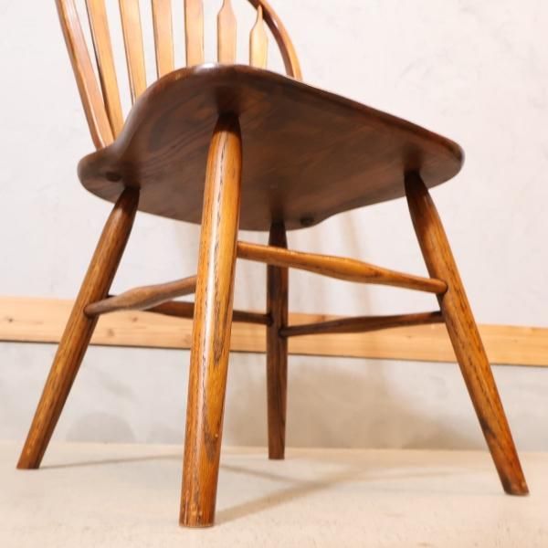 Shin Lee(シンリー)のレッドオーク材を使用したダイニングチェア