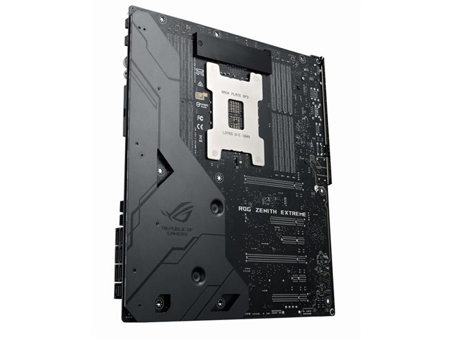 ASUS、AMD Ryzen Threadripper対応のゲーマー向け「X399」マザー