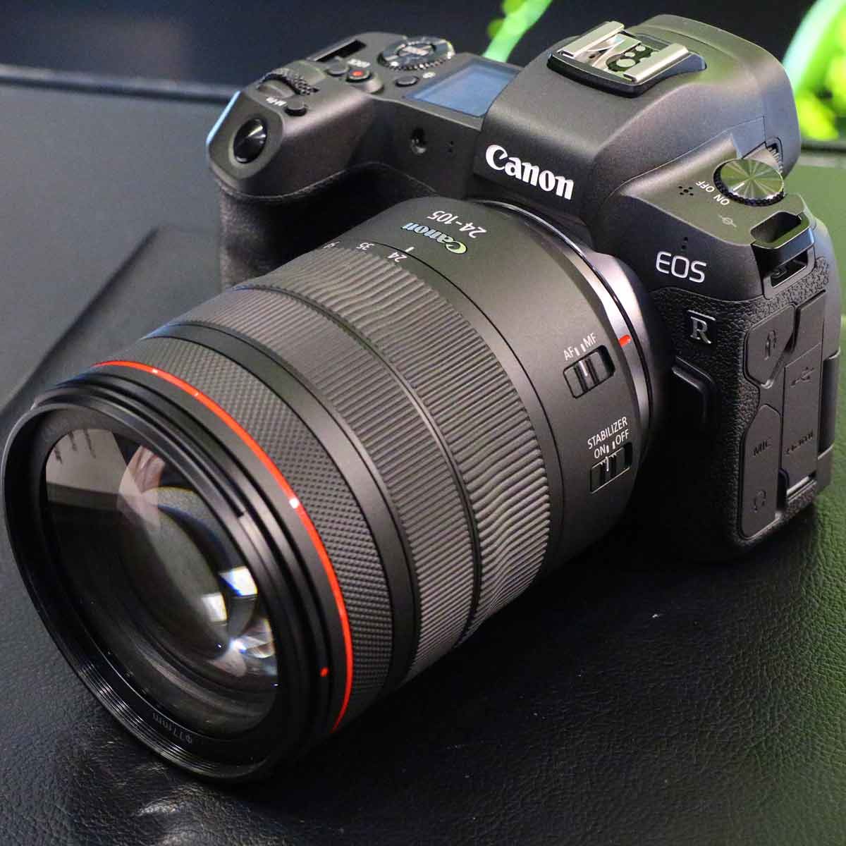 キヤノンからもフルサイズミラーレス「EOS R」登場！ 10月下旬発売で