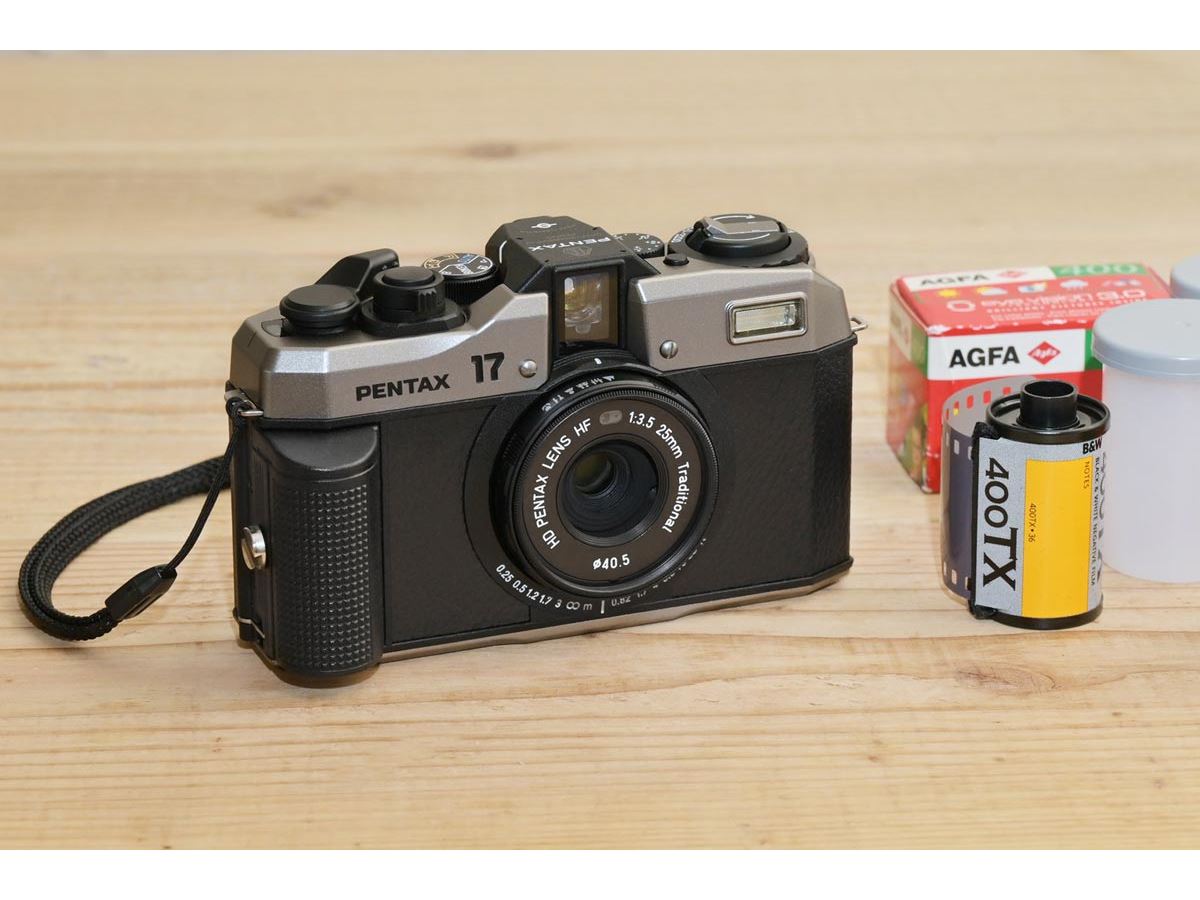 温故知新の新型フィルムカメラ「PENTAX 17」で写真撮影の醍醐味を