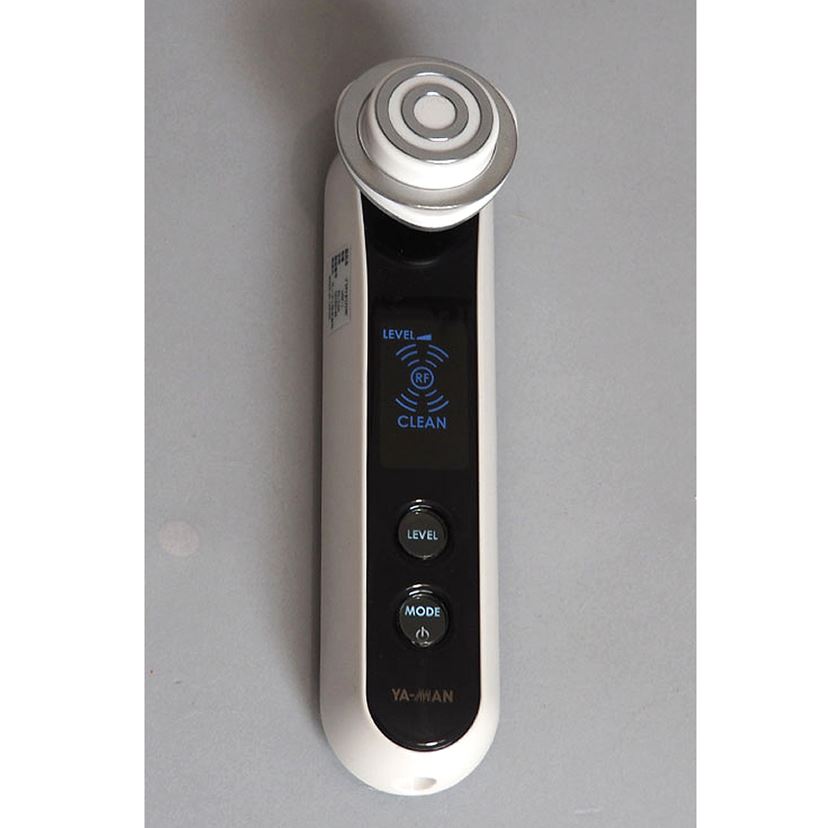 エステで話題のケアが家でまとめてできる「プラチナホワイト RF」を