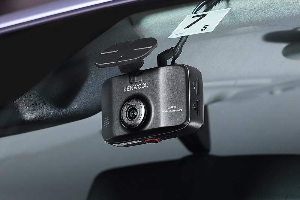 価格.com - [PR企画]3年保証で安心！ケンウッドの最新2カメラドラレコ