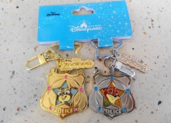 香港ディズニー ズートピア ニック ジュディバッジ キーチェーン