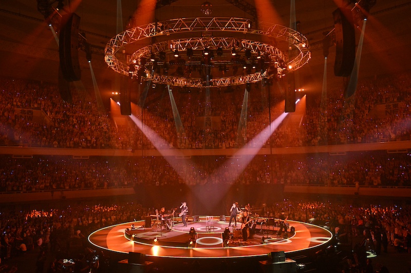 オフィシャルレポ】藤井フミヤ、オールキャリアの選曲で武道館を沸かせ