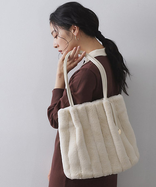 A4サイズ対応／マチ付き】ストライプフェイクファートートバッグ