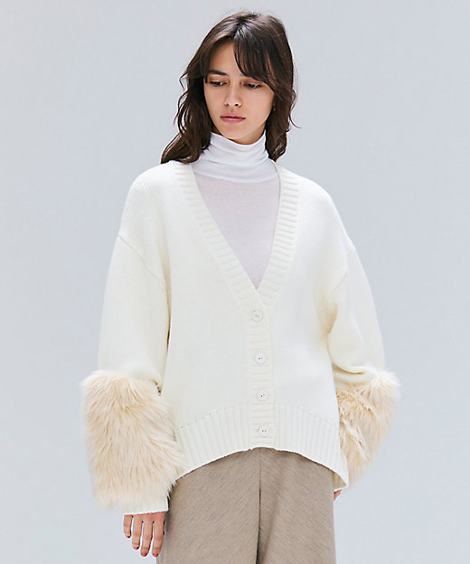 洗える】CHESTER ／ フェイクファーVネックカーディガン