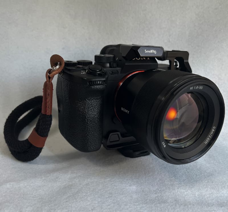 単焦点85mmで“心に残る一瞬”を撮る｜SEL85F18レビューと背景ボケの