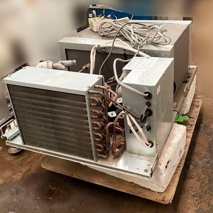 日立（HITACHI） 中古｜プレハブ冷蔵庫 0.75坪 ユニットRU-N10MFV 2020