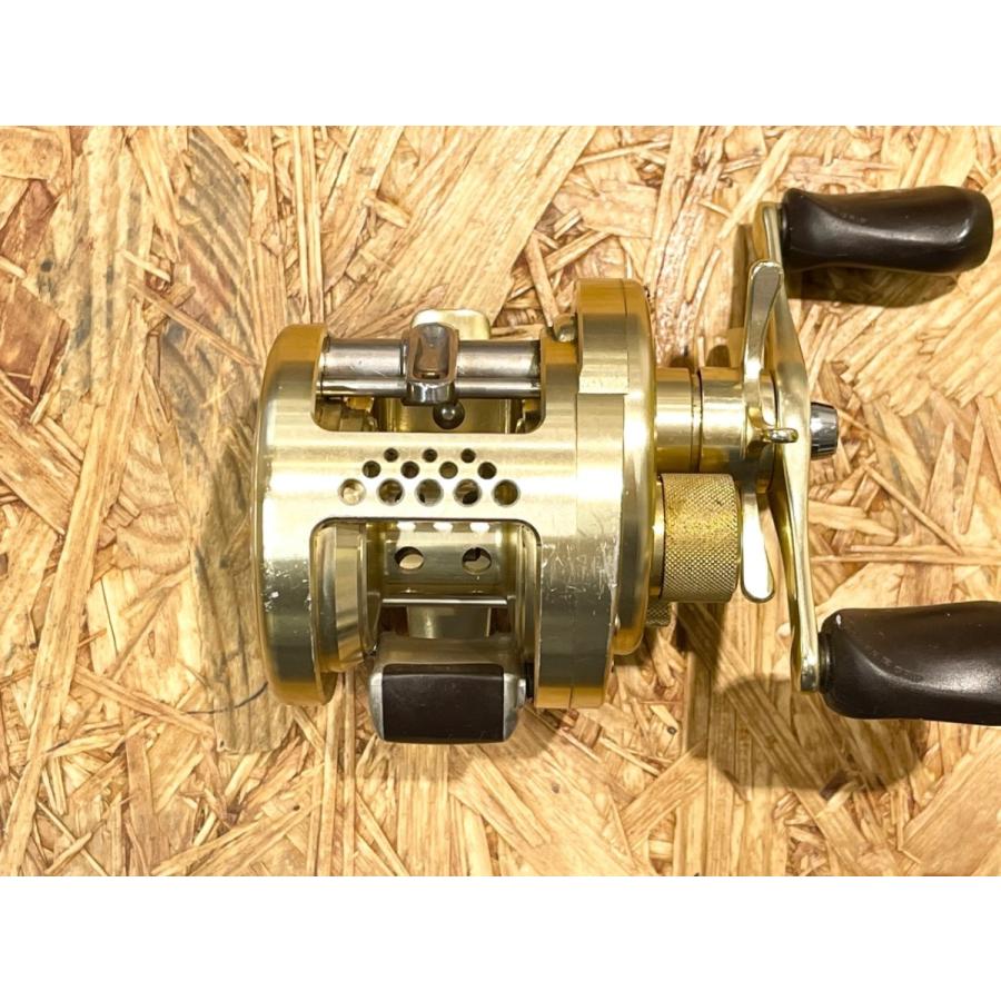 シマノ 00カルカッタコンクエスト200 右ハンドル : タックルガレージ