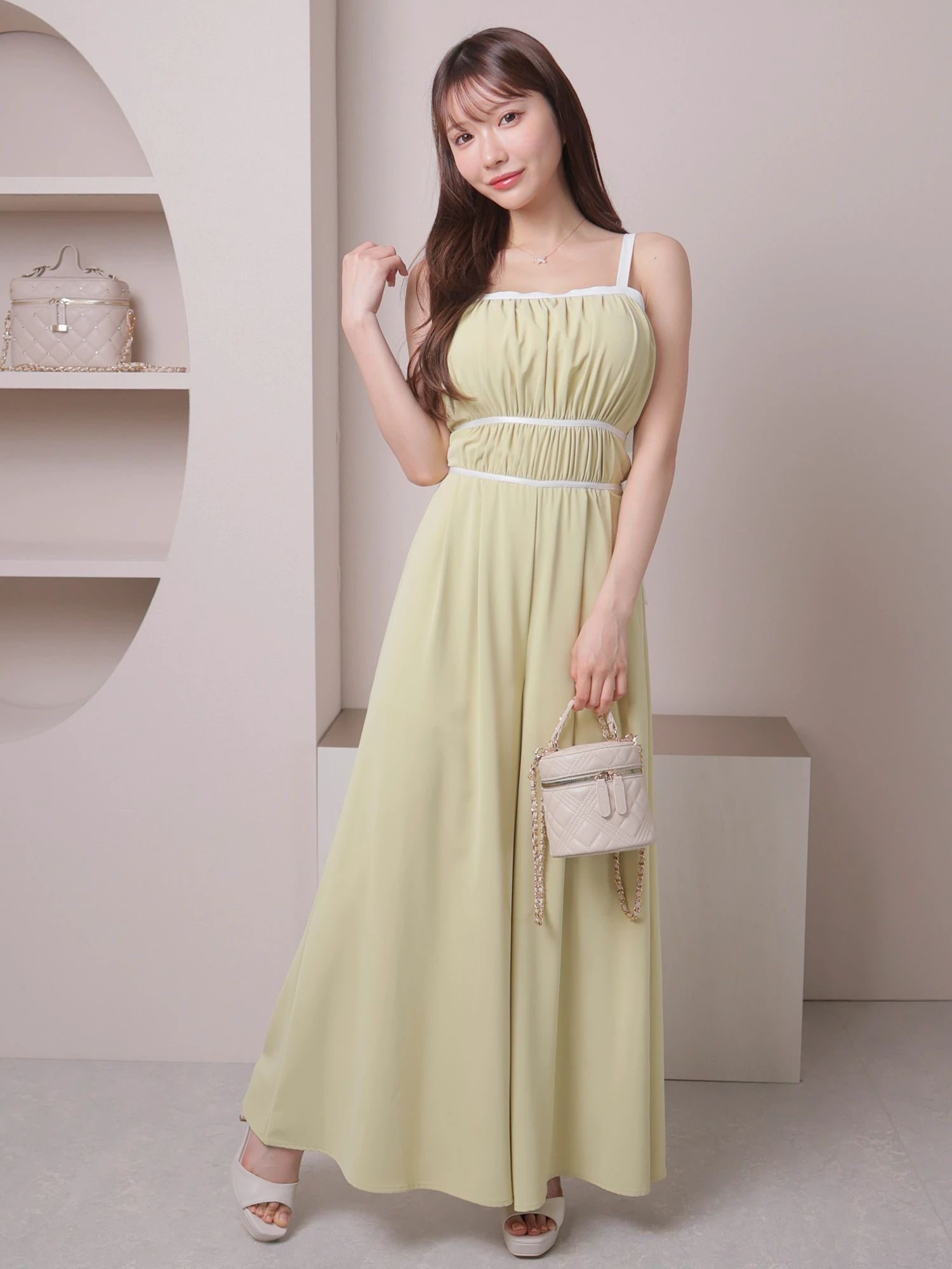 LIP SERVICE（リップサービス）｜ バイカラーリボンギャザーロンパース