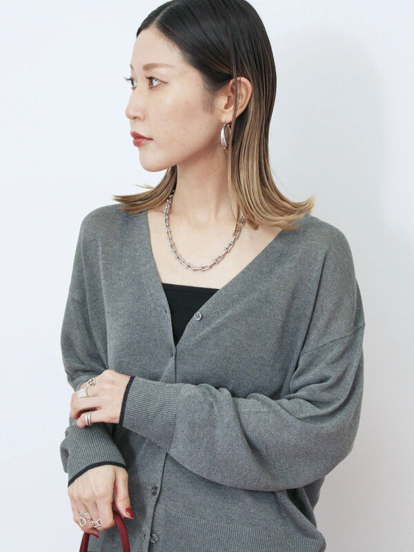 セール】 配色Vネックカーディガン（チャコールグレー/ベージュ/S