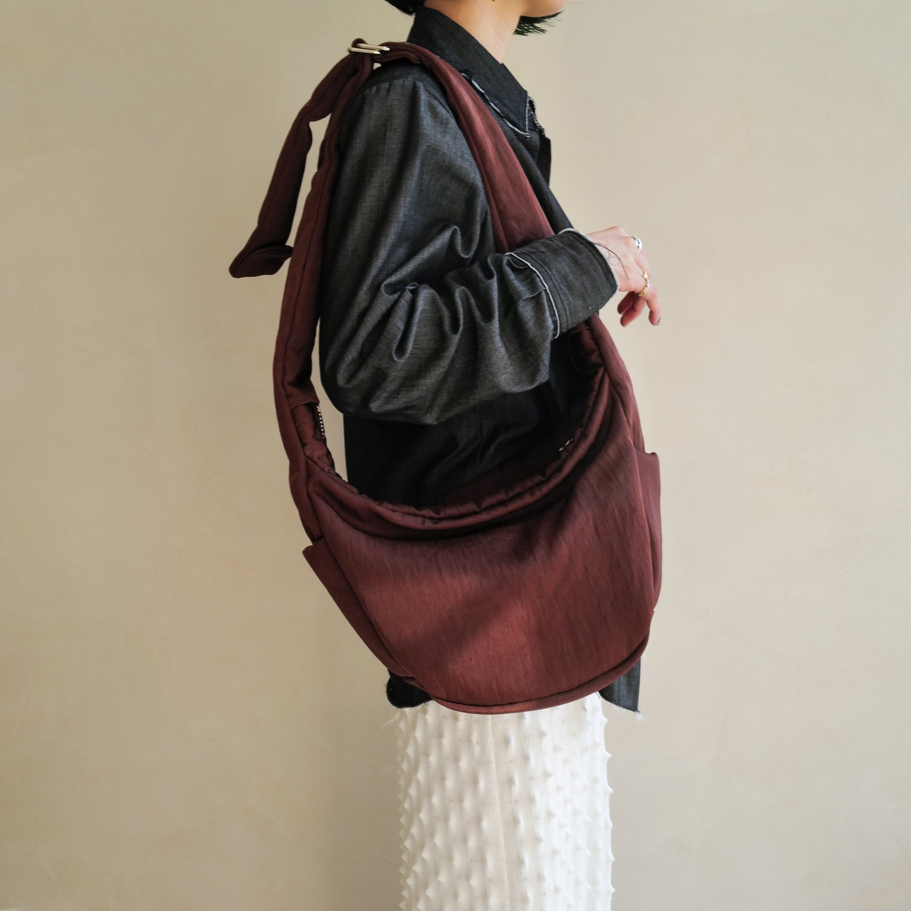 ANNIE PUFFER TOWN MOON BAG / CERATO BRIGHT｜三日月バッグ 軽量 撥水
