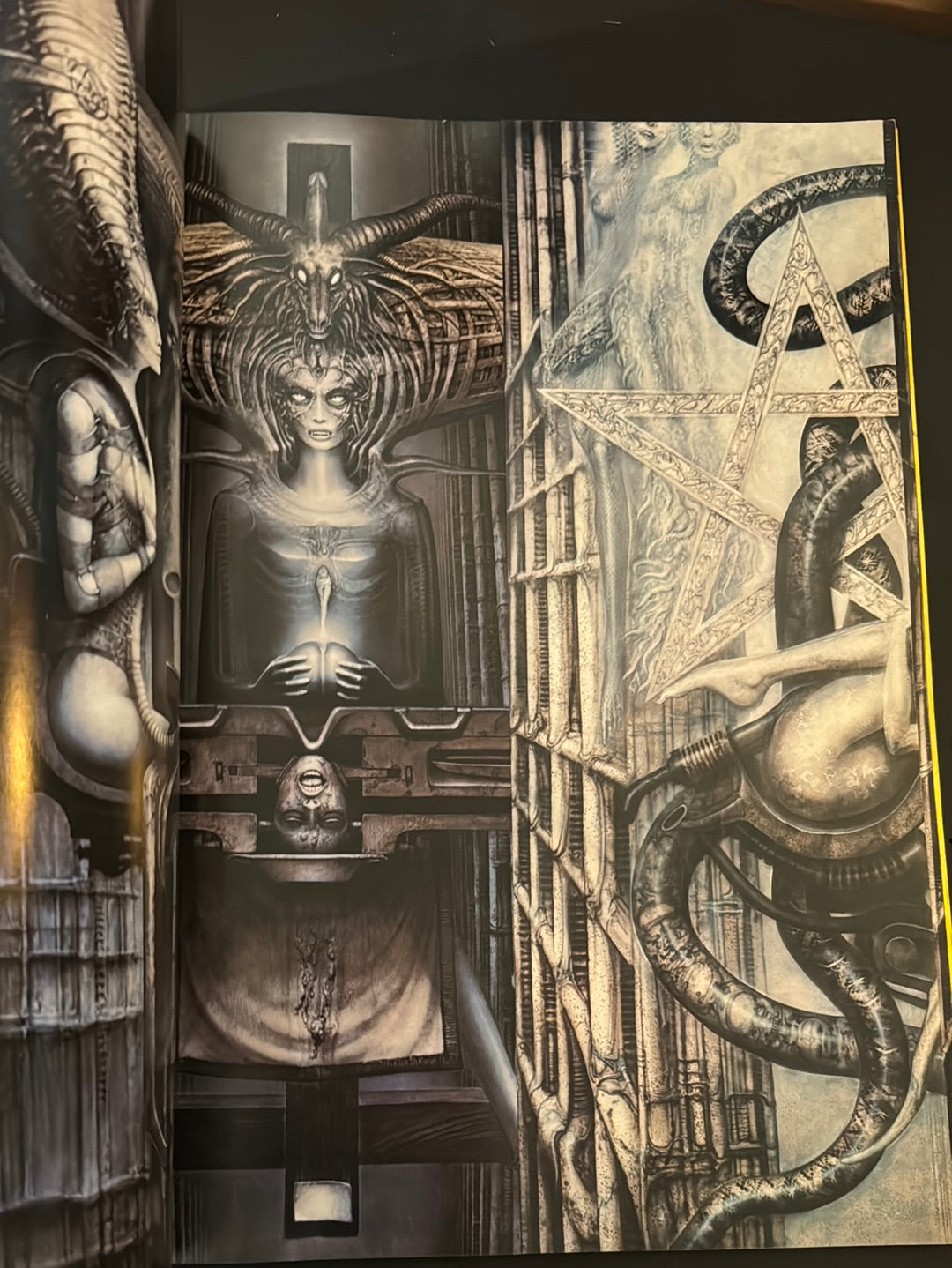 H.R.Giger's Necronomicon 1&2 (Japanese edition) – JAPANESE AVANT