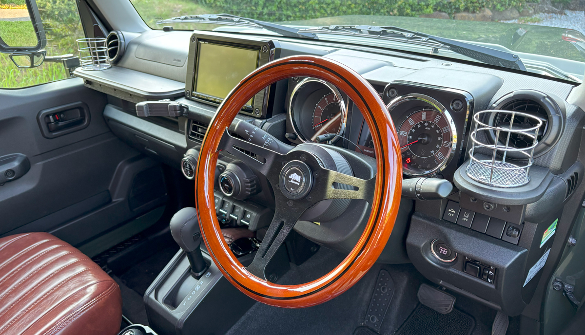 ジムニーのステアリングを変えたい！人気ウッド系ステアリング6選