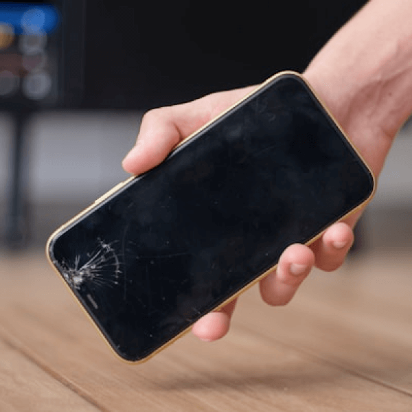 画面割れ・壊れたiPhoneも高額買取!【イオシス買取】