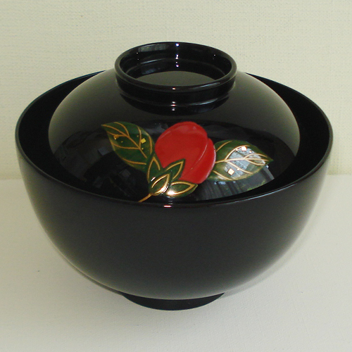 輪島塗 吸物椀 蓋付き -紅椿の高蒔絵仕上げ (蓋表)- [内外面とも黒色