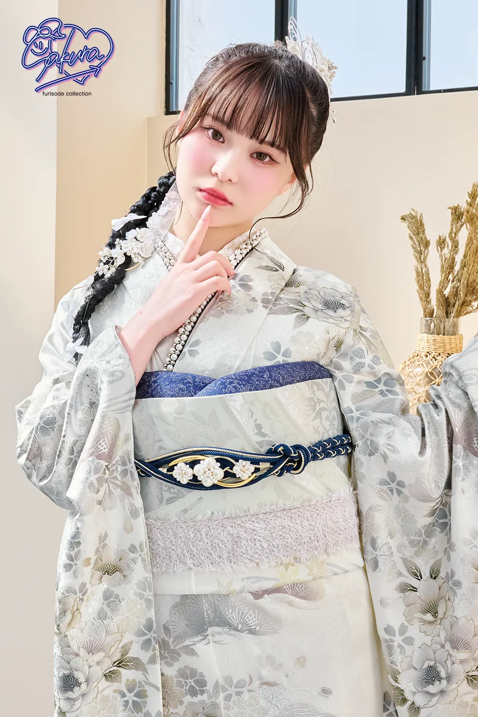 白地薄藍牡丹小桜に流水［FR5043］ - 成人式振袖レンタル・販売のふり