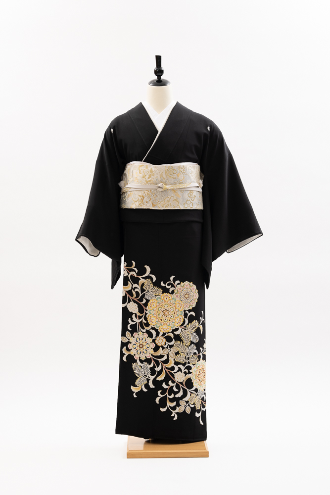 高級黒留袖レンタル】t-467 上品でオシャレな十日町友禅 MLサイズ 唐草