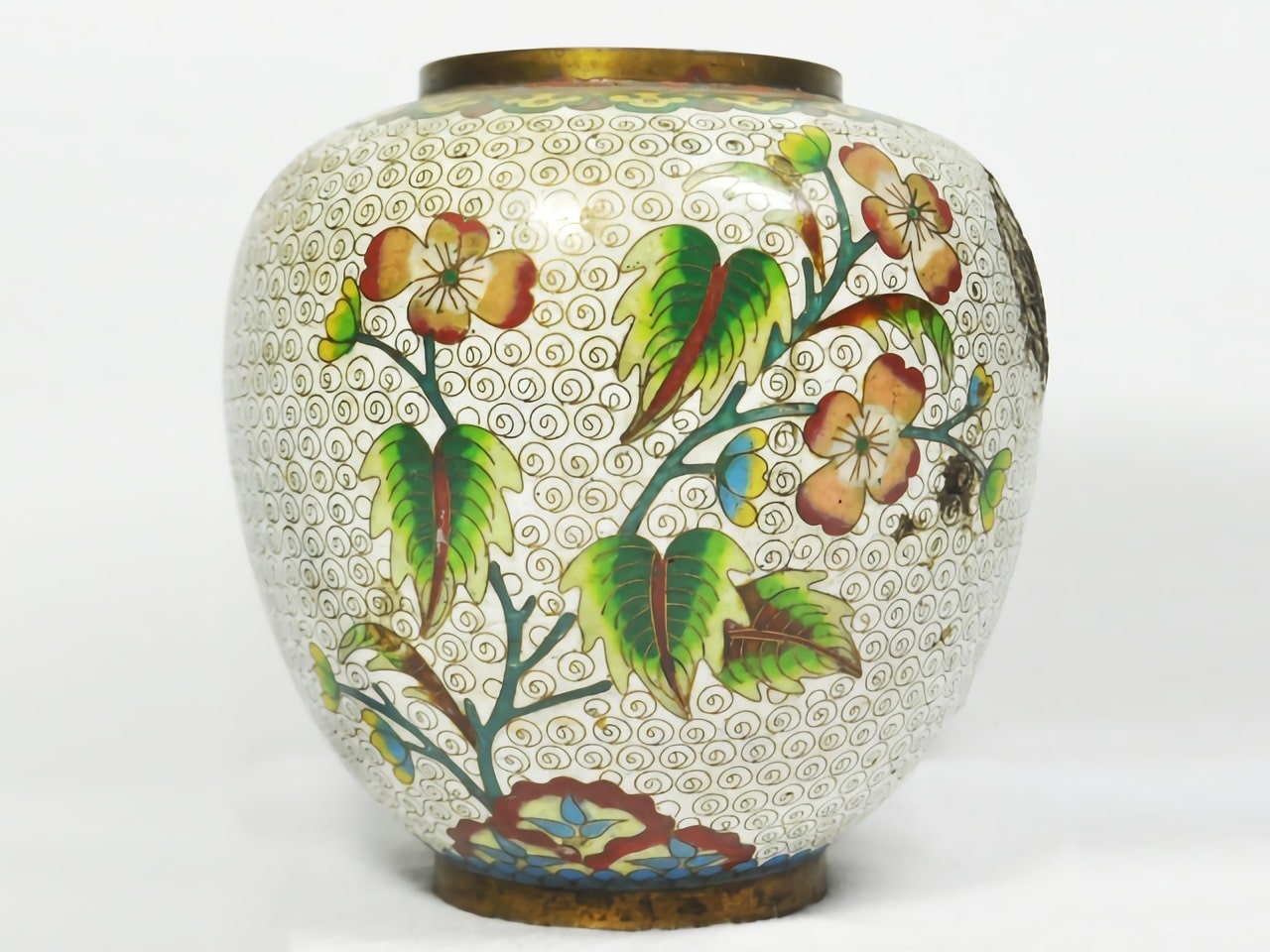 現代に続く有名な七宝焼の窯元 | 金銀砂子・造幣局の金属工芸品の魅力