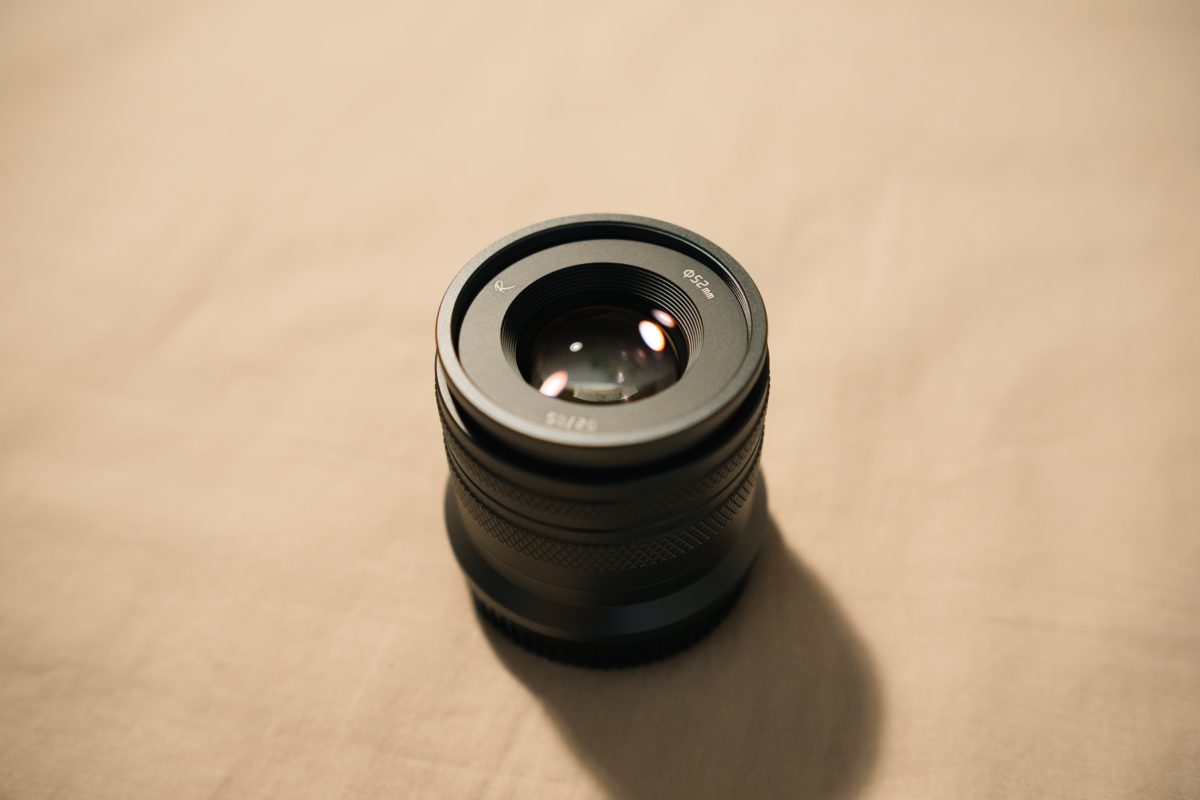 安価なのに写りは抜群の単焦点レンズ！「AstrHori 50mm F2.0」実写