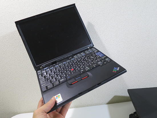 IBM ThinkPad X40 名機と対面。最近のXシリーズを並べてみた