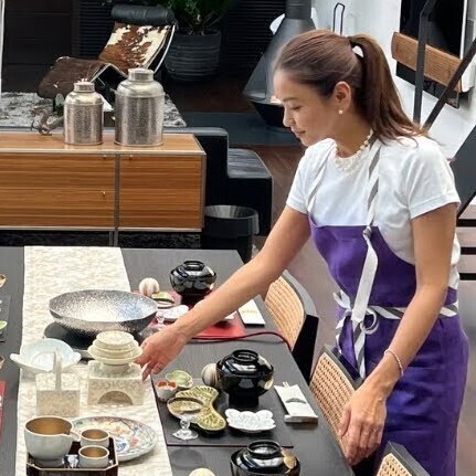 滝沢眞規子さん直伝の「新年のテーブルセッティング術」で食卓が一気に