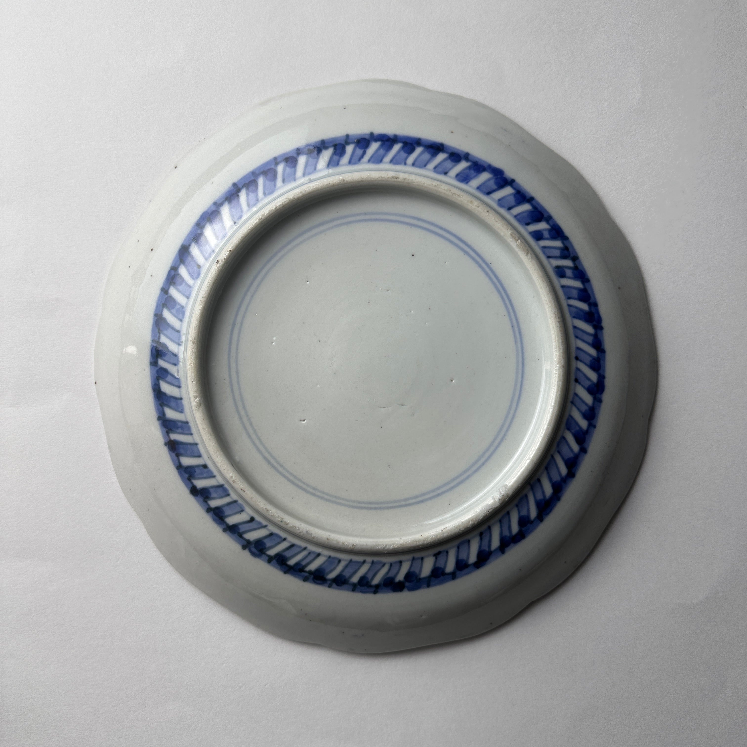 流れる景色の美しい古伊万里7寸皿 – Kotto Shop