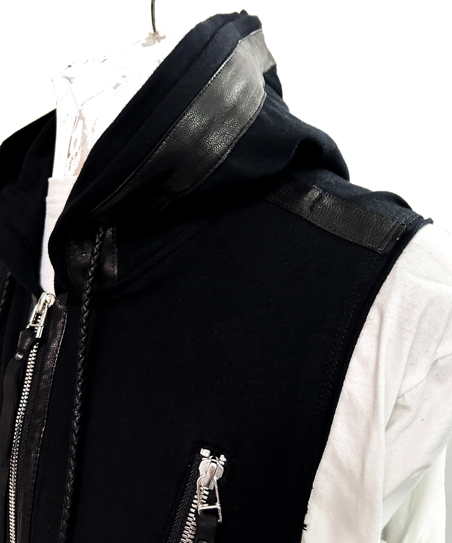2502-TP04 Black Raven Vest 05 – KMRii OFFICIAL ONLINE STORE
