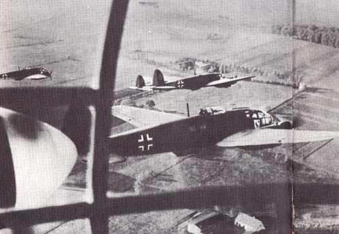 超巨大機と超小型機