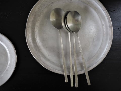 ラ・ロンダジル 「作家」でさがす 坂野友紀さん