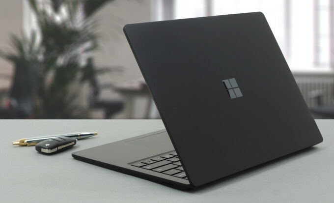 Microsoft Surface Laptop 4 (13.5