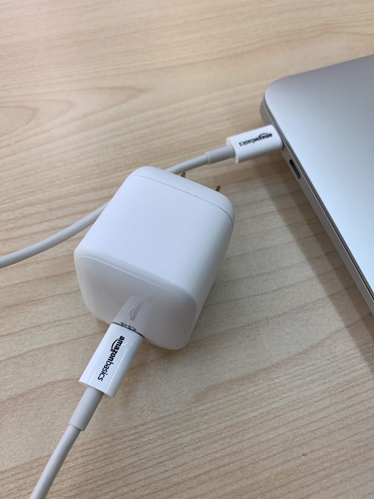 MacBook Proの充電器は、Anker PowerPort Atom PD 1が正解！驚くほど