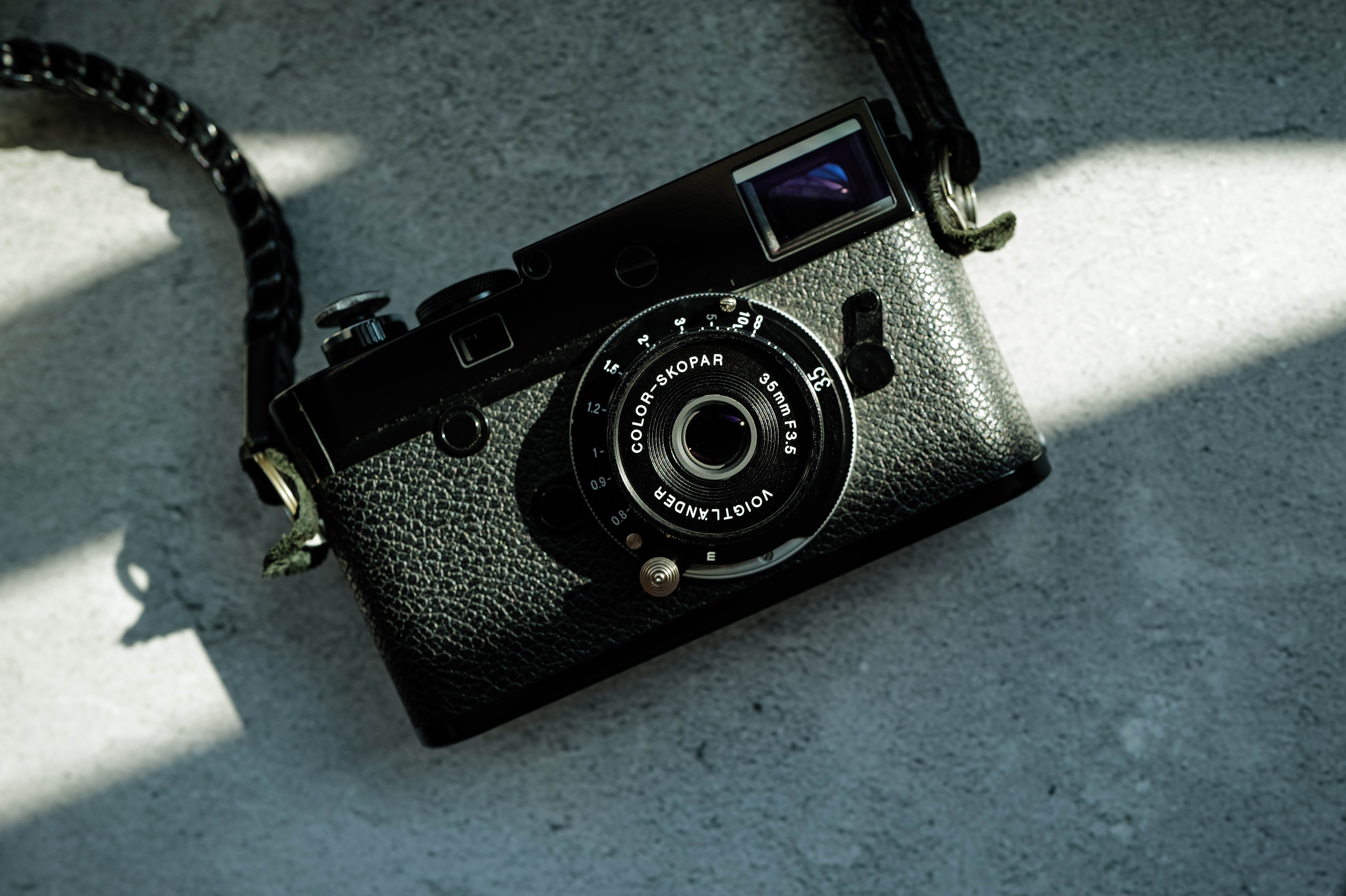 Voigtlander 35mm ƒ3.5 Color-Skopar Review: Petite Perfect for