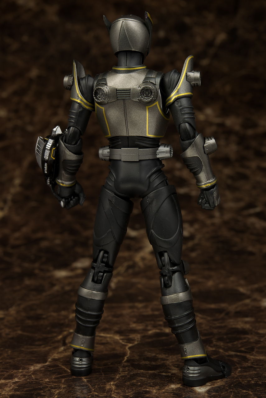 S.H.フィギュアーツ 仮面ライダーリュウガ レビュー : はっちゃか