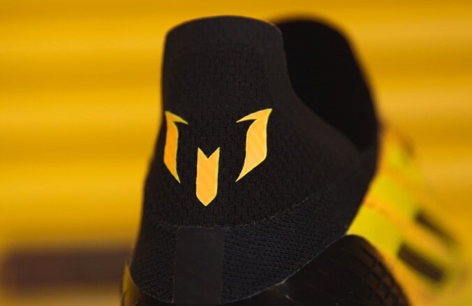 メッシのシグネチャースパイクに新色が登場！「エックススピードフロー