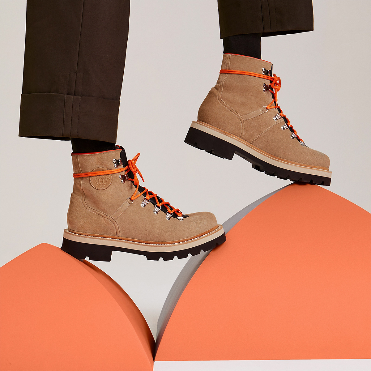 君は HERMÈS のマウンテンブーツが意外なほど安いことを知っていたか