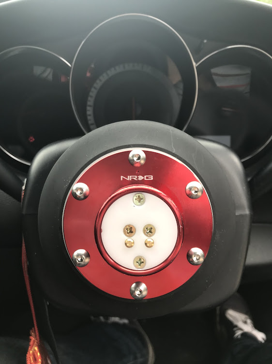 RX-8のDIY・ステアリング交換・NRG INNOVATIONS・クイックリリース