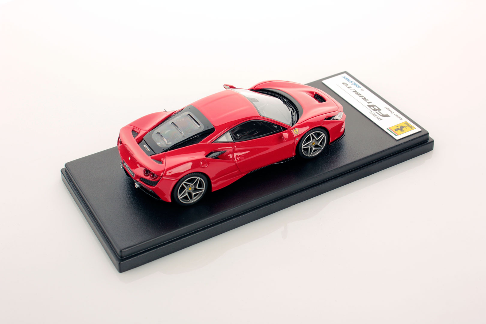 Ferrari F8 Tributo 1:43 - Looksmart Models