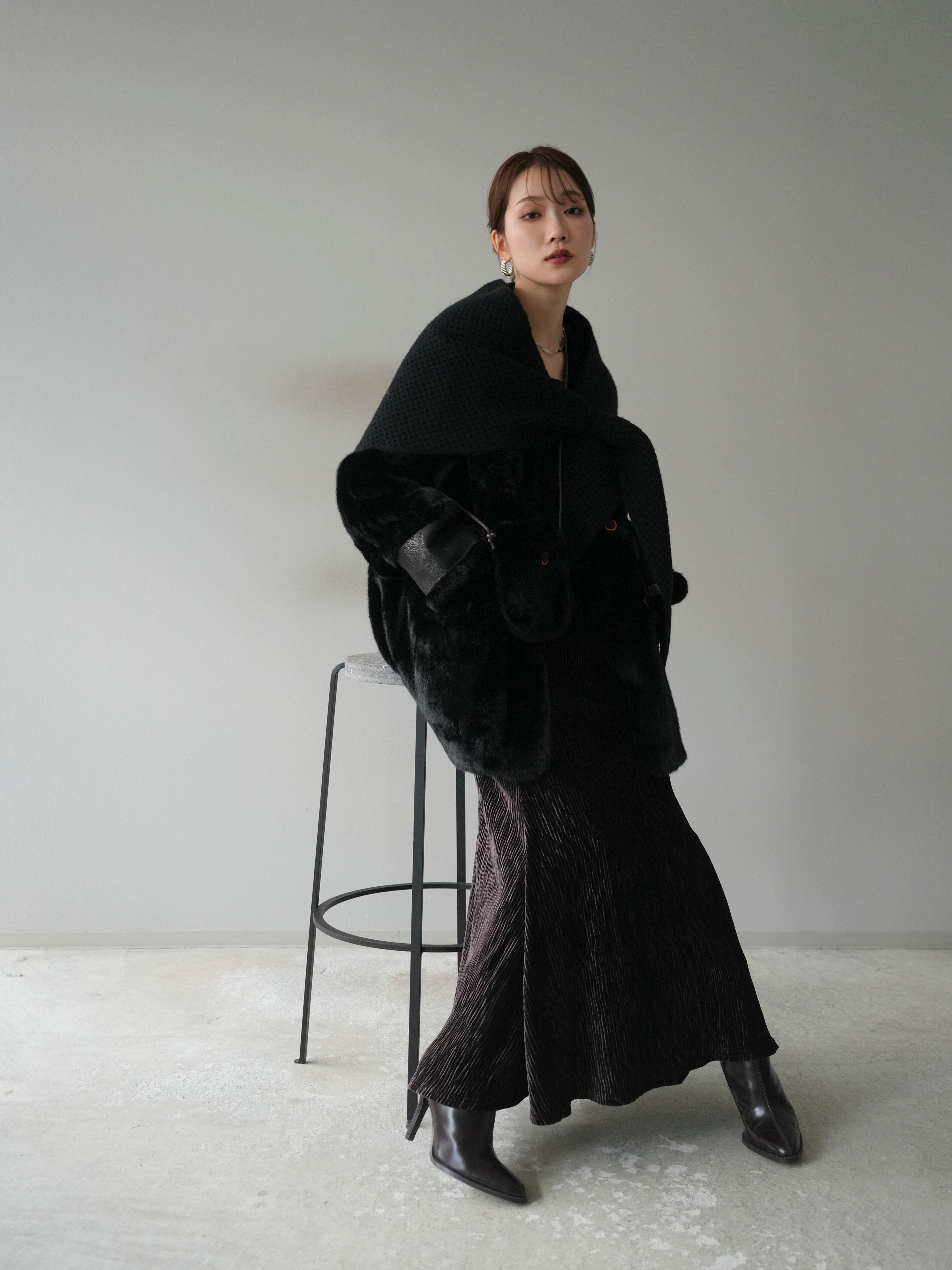 予約]バッグ付エコファーノーカラーコート/black – Lumier